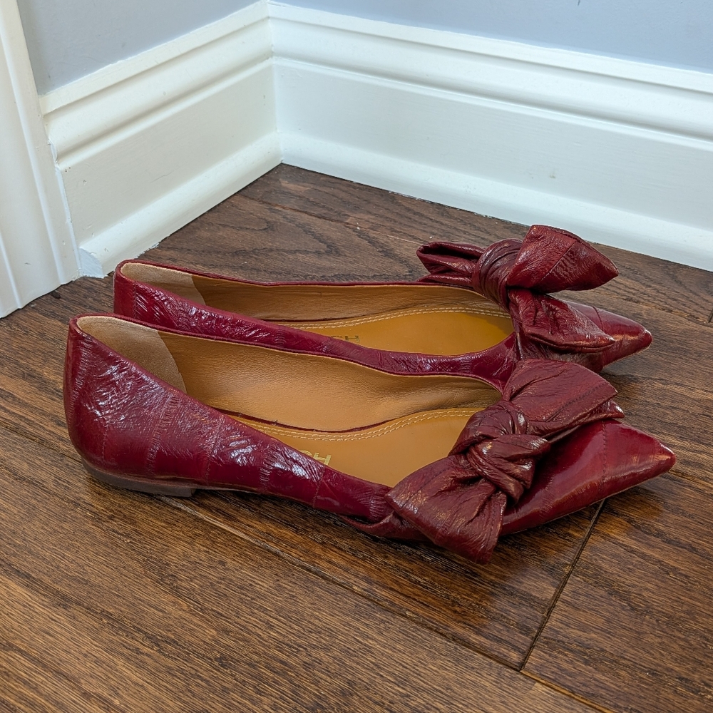 Tory Burch Women's Burgundy Red Knotteed Bow Pointed Toe Flats 6.5 - Picture 2 of 9
